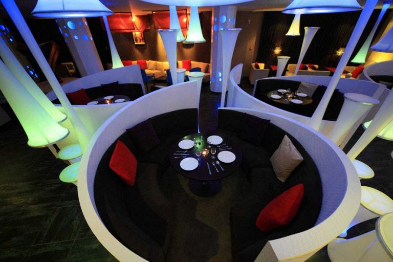 昆明上岛咖啡店装修_用餐区