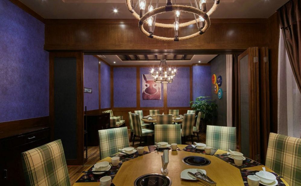 山林烤吧昆明餐厅装修_包房