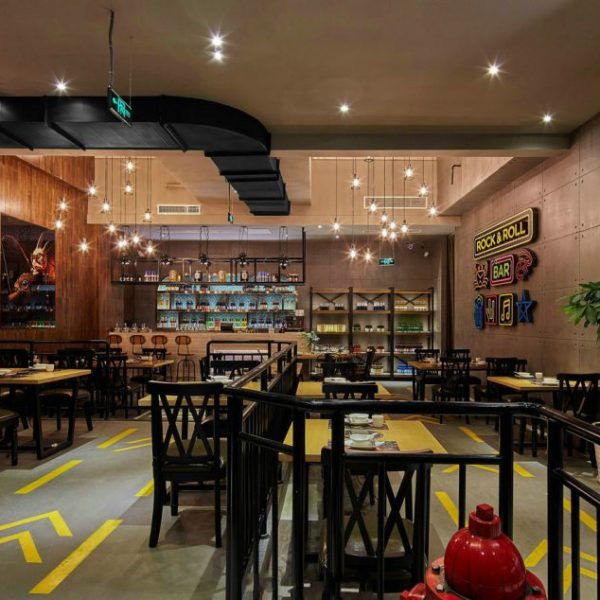 餐厅3 山林烤吧昆明餐厅装修_餐厅3