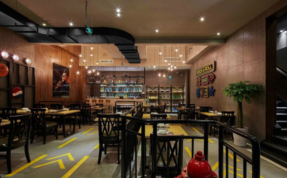 餐厅3 山林烤吧昆明餐厅装修_餐厅3