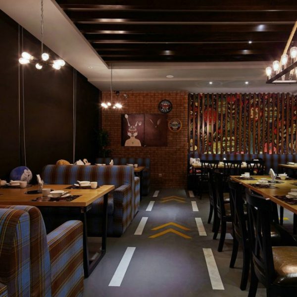 餐厅2 山林烤吧昆明餐厅装修_餐厅2