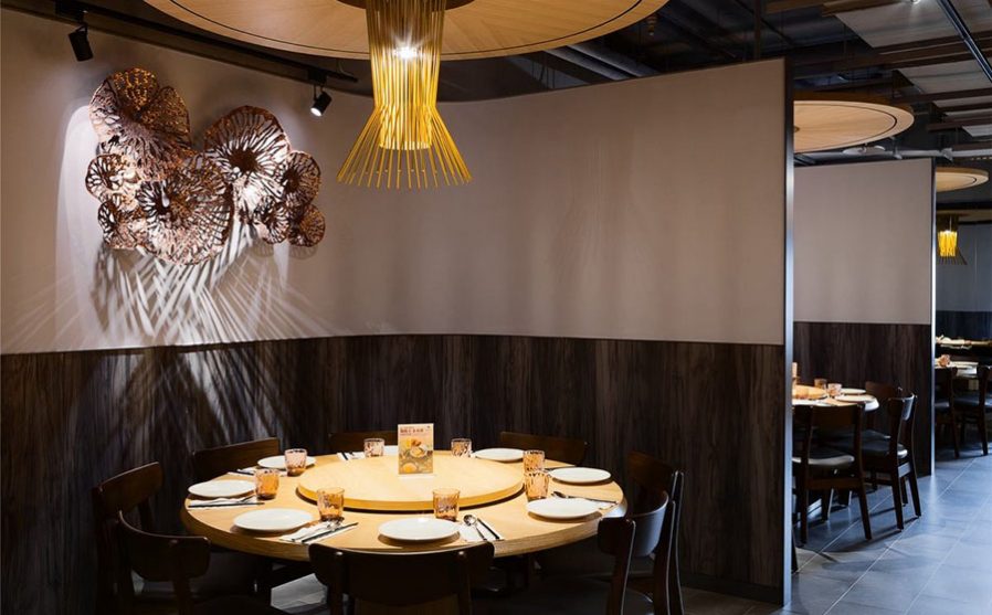 餐厅装修六人圆桌餐桌