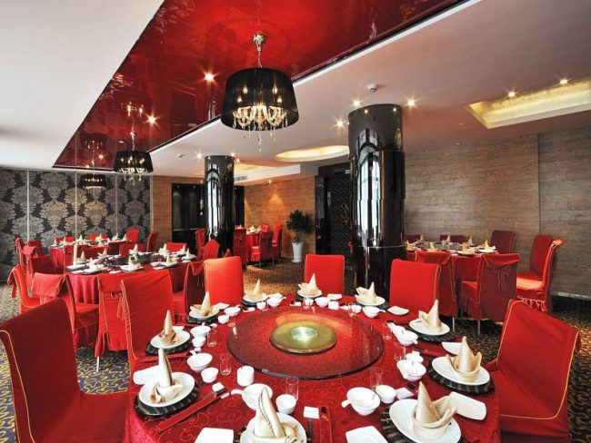 餐厅装修红色餐桌椅1