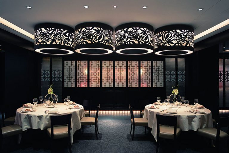 黑色调餐厅装修