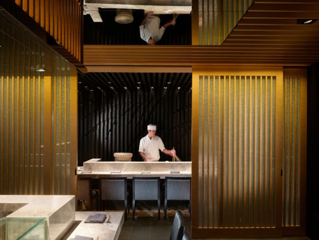 餐厅装修_木格栅隔断屏风