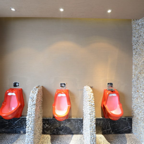 黄田火锅店装修卫生间