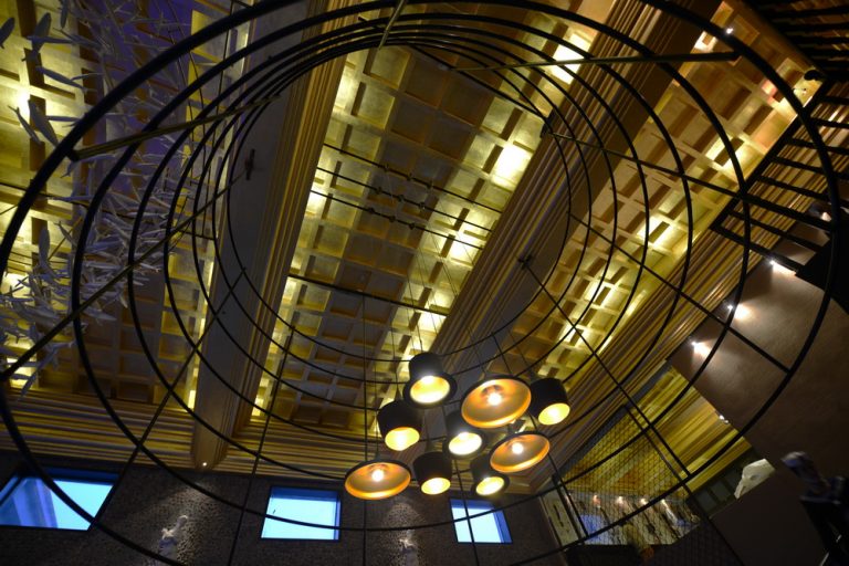 黄田火锅店装修天花1