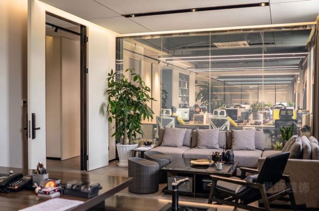 办公室玻璃隔断装修效果