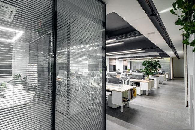 办公室灰色地面装饰