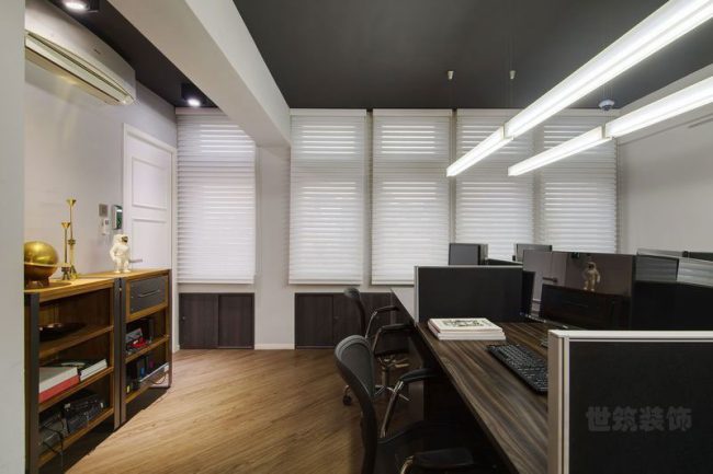 办公室黑色顶面装修效果