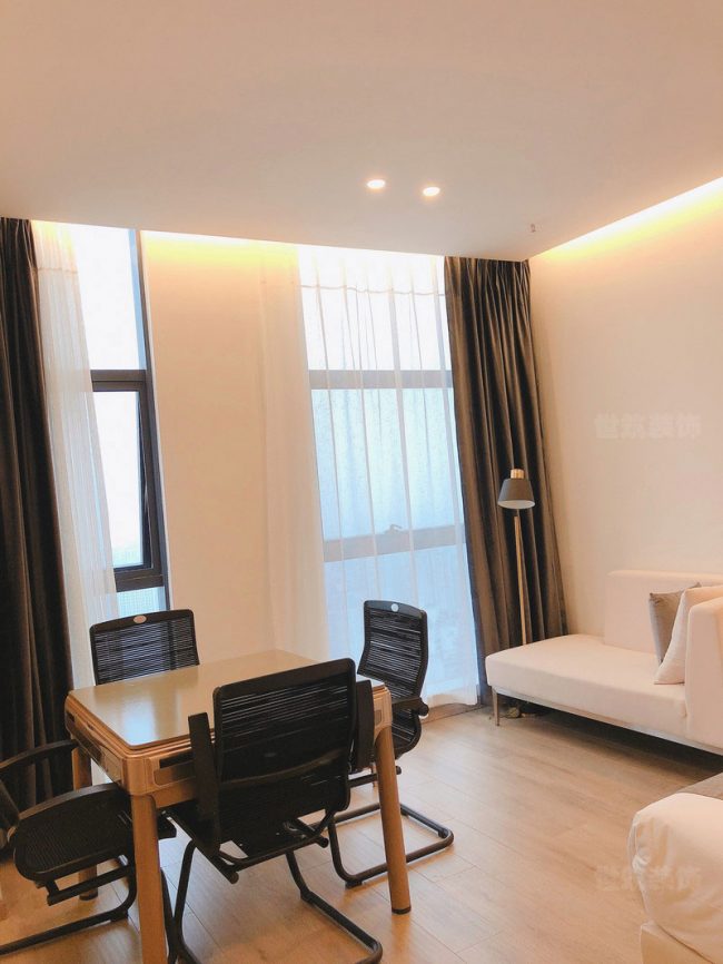 北欧风格酒店空间套房娱乐室装修图