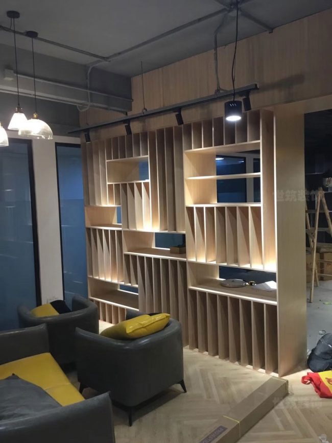 北欧工业风办公室等候区装修图