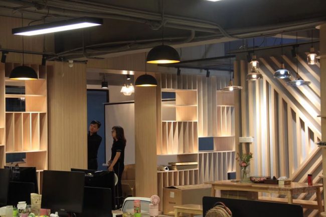 北欧工业风办公室公共事务区装修图