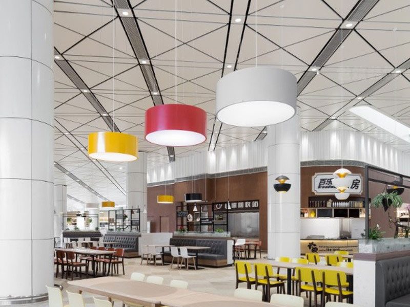 餐厅的顶面设计方案