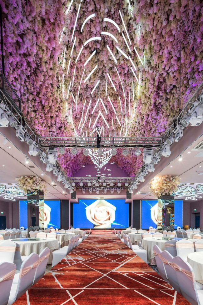 餐厅花卉顶面设计方案