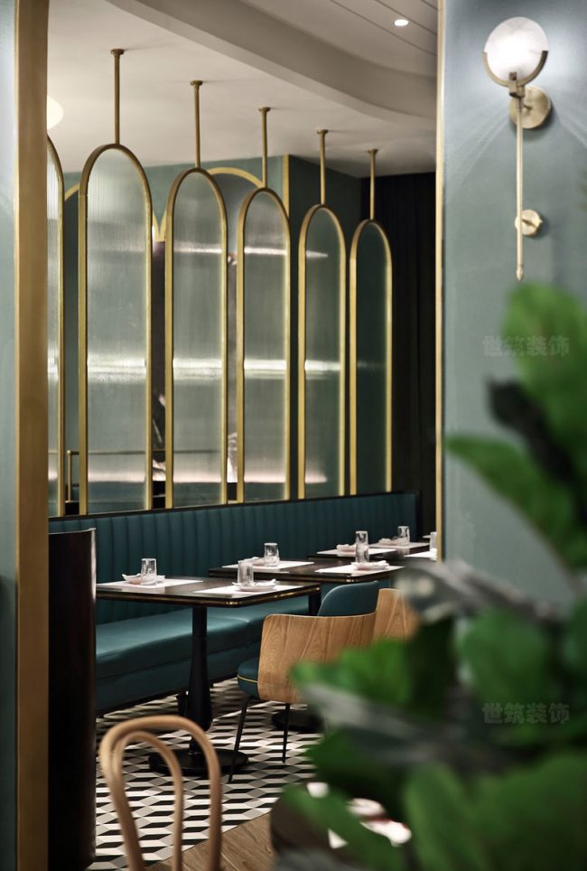 餐厅弧形玻璃隔断