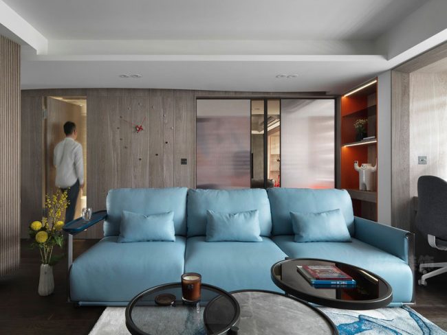 淡蓝色的客厅沙发
