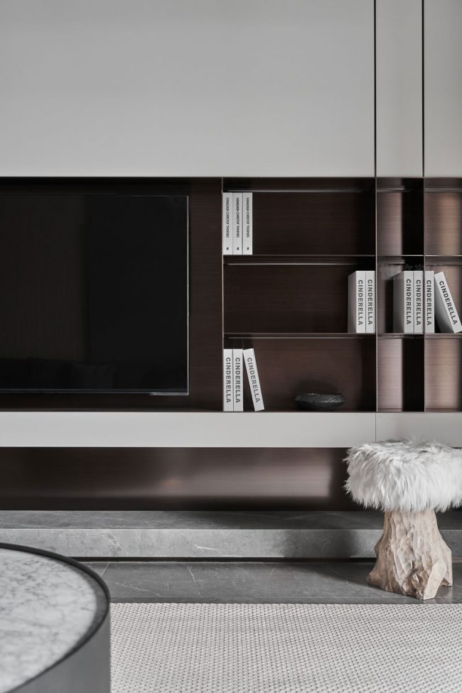 带书柜的电视背景墙