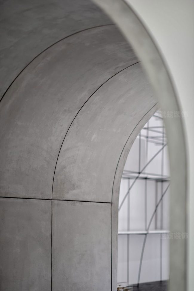 工业风办公室过道装修图