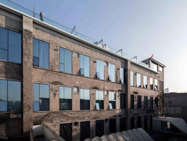 工业风办公室外立面实景图