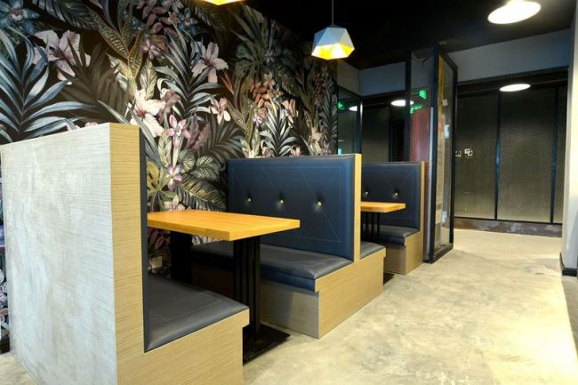 工业风办公室休闲用餐区装修图