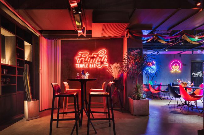 工业风酒吧空间装修图