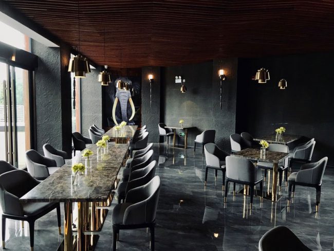 黑色的餐厅空间设计