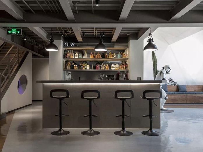 酒吧灰色吧台设计效果