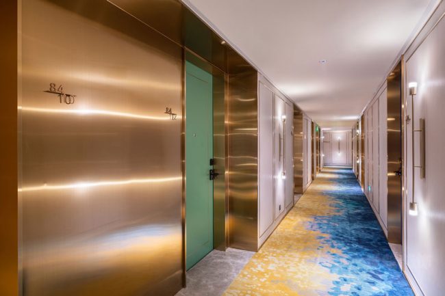 酒店不锈钢装饰的走廊设计方案