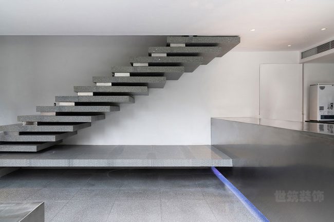 极简风格办公室楼梯位置装修图