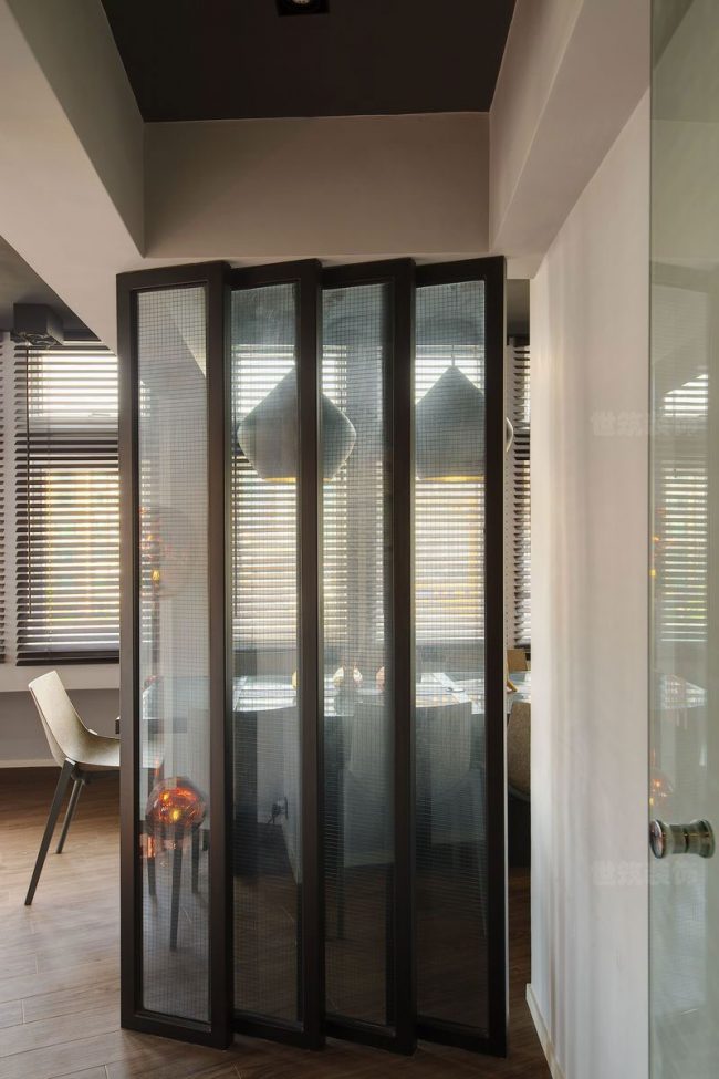 极简风格餐厅空间屏风隔断装修图