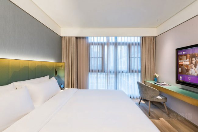 简约的酒店客房装修图