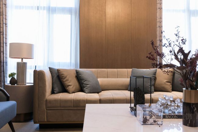 靠窗的沙发背景设计