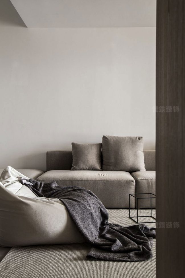 客厅灰色布艺沙发