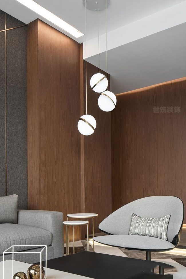 客厅灰色的布艺沙发