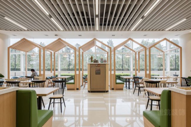 木结构隔开的餐厅效果图