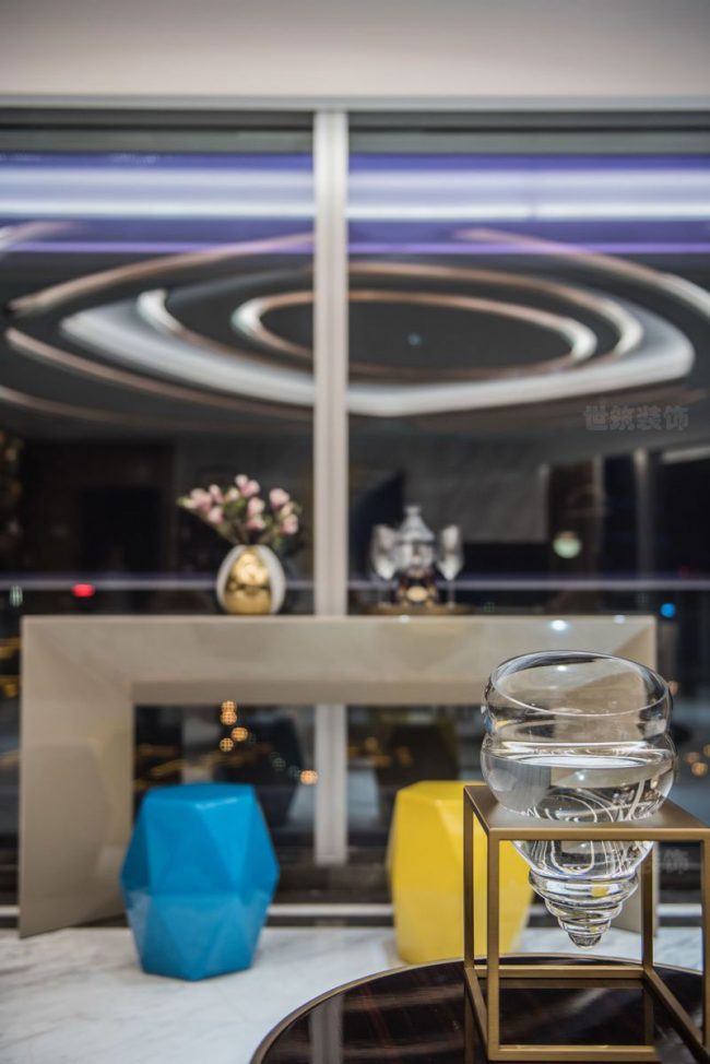 轻奢风格办公室装饰艺术品实景图