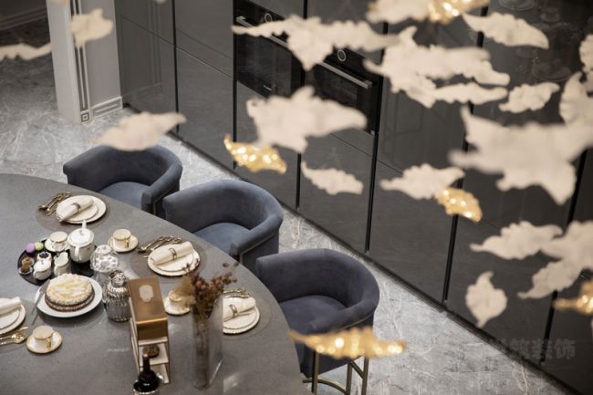 轻奢风格别墅餐厅场景装修图