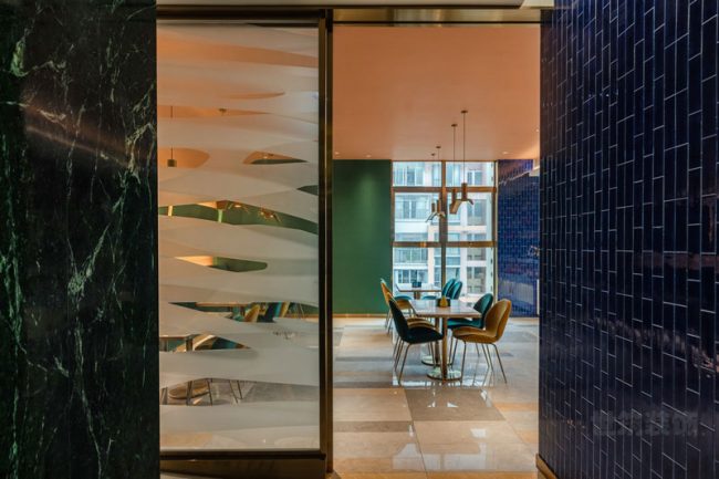 轻奢风格餐厅入口空间装修图