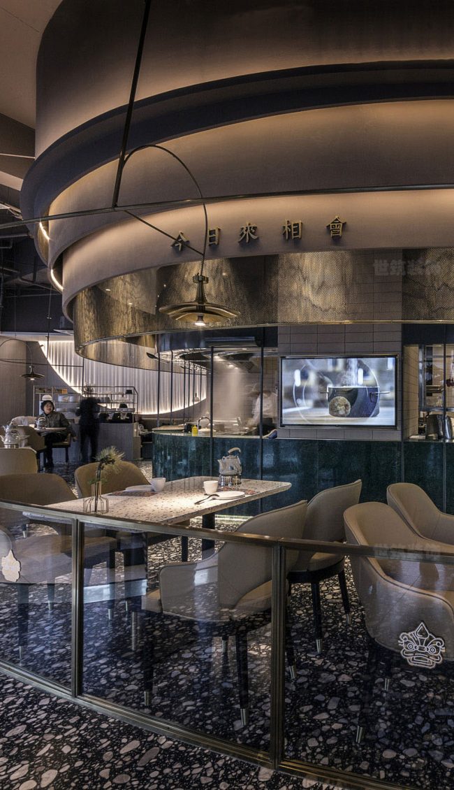 轻奢风格餐厅用餐区装修图