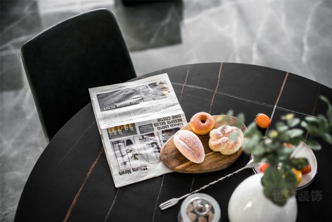 轻奢风格家居用餐空间实景图