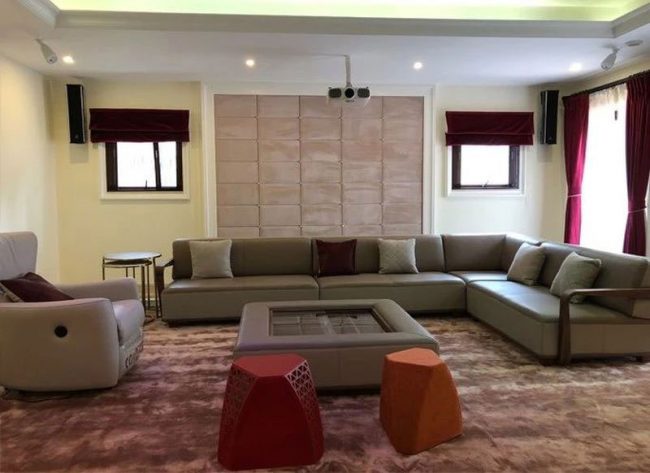 软包的沙发背景