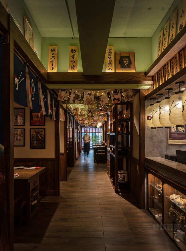 日式风格餐厅走廊场景装修图