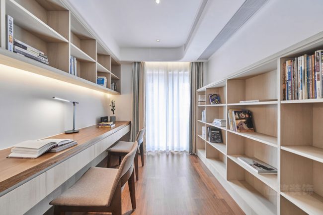 书房的双面书柜设计效果