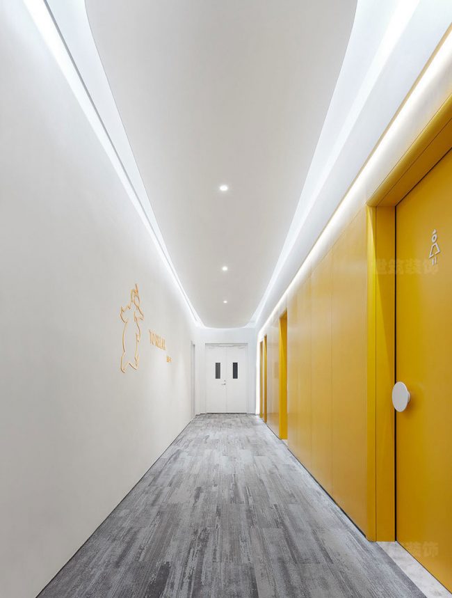 现代北欧风办公室艺术过道场景装修图