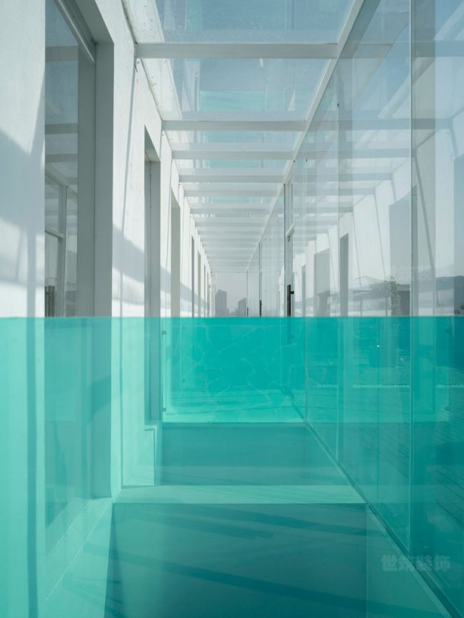 现代风格办公室玻璃采光房装修图