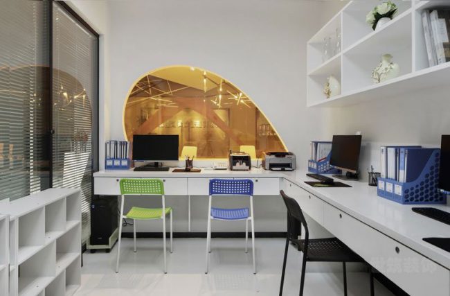 现代风格办公室财务室装修图