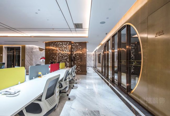 现代风格办公室工作区场景装修图