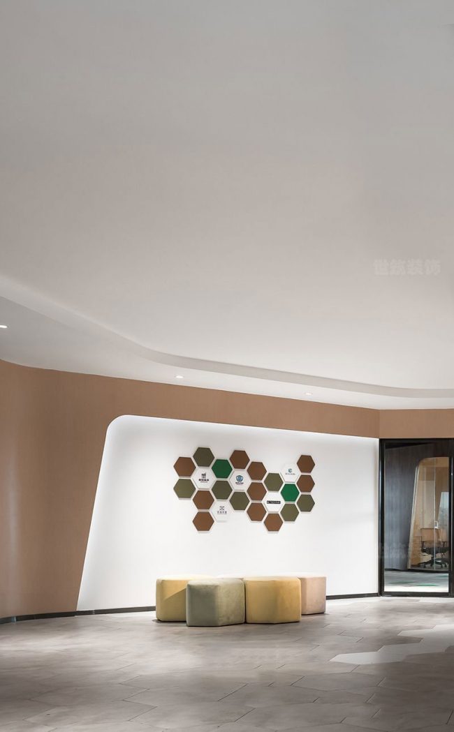 现代风格办公室企业文化展示区域装修图