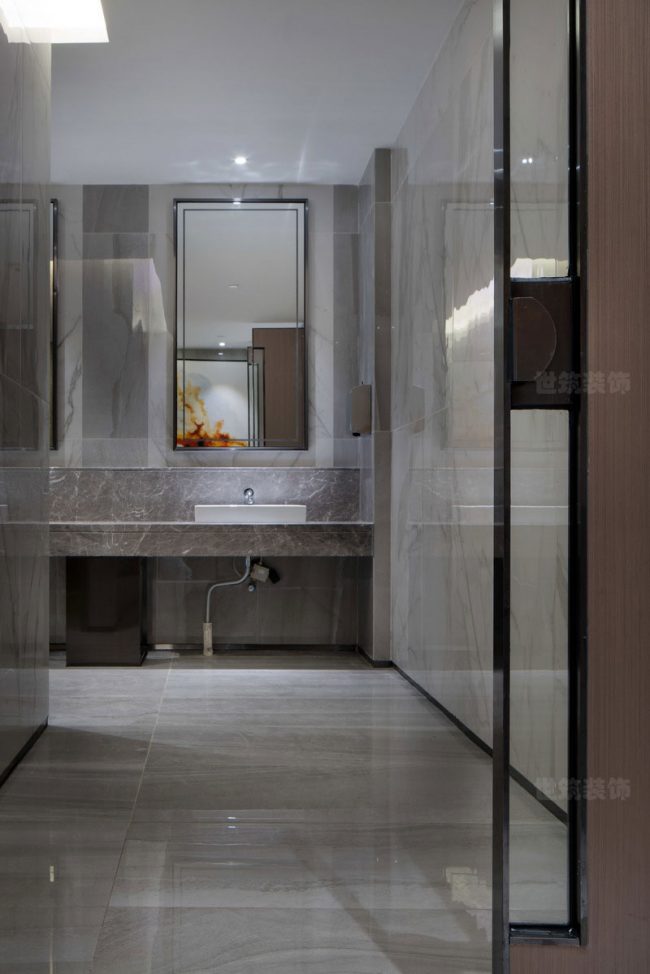 现代风格办公室卫生间范围装修图